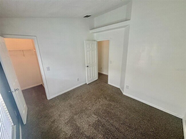 Building Photo - 1829 Lacy Ln