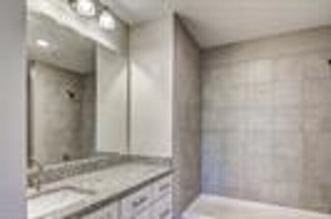 Building Photo - 3258 Wexford Dr