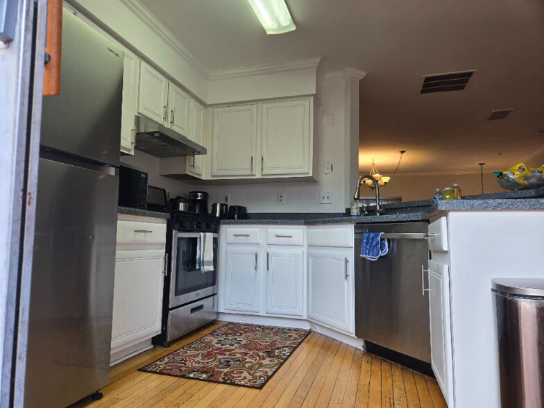 Building Photo - 14040 Jump Dr