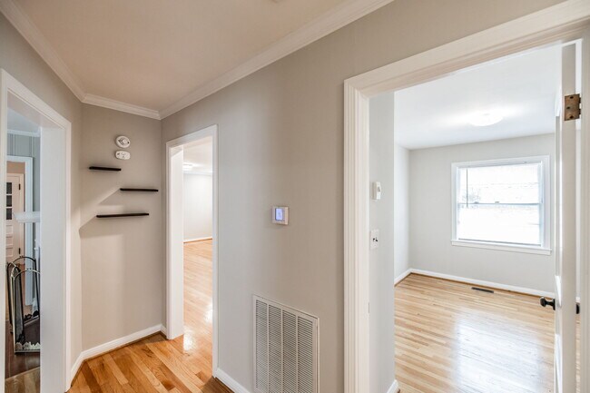 Building Photo - 336 Allen Dr