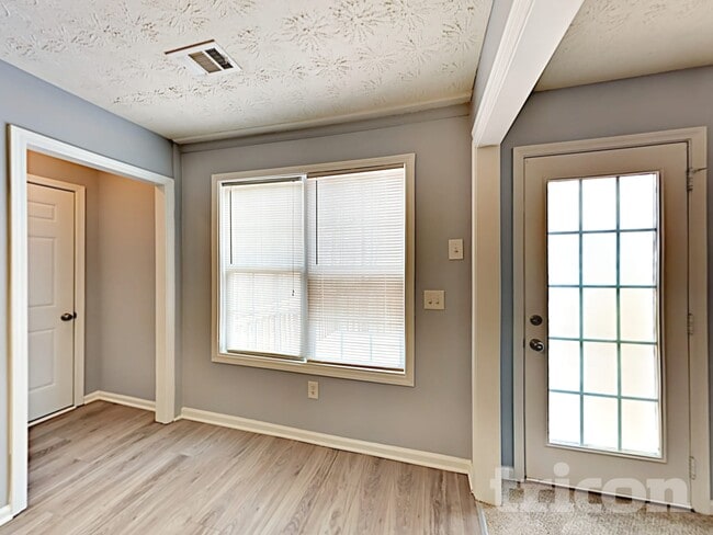 Building Photo - 1710 Meadow Trace