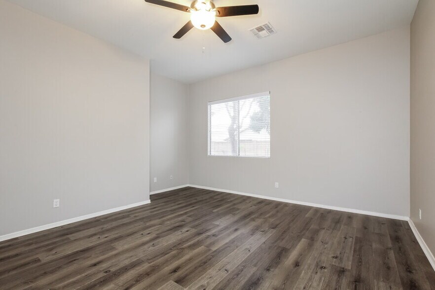 Building Photo - 13587 W Tara Ln