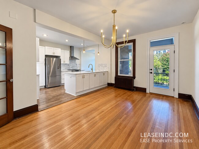 Building Photo - 1211 Park Rd NW