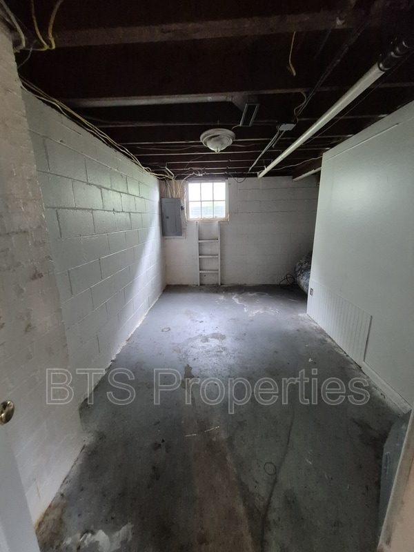 Building Photo - 3616 NE Monroe St