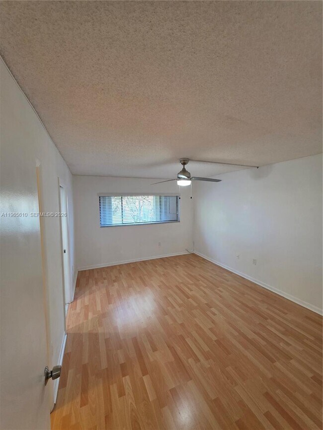 Building Photo - 8065 SW 107th Ave