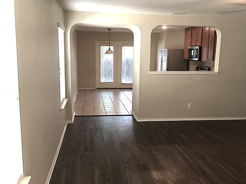 Building Photo - 10123 Del Lago Ct