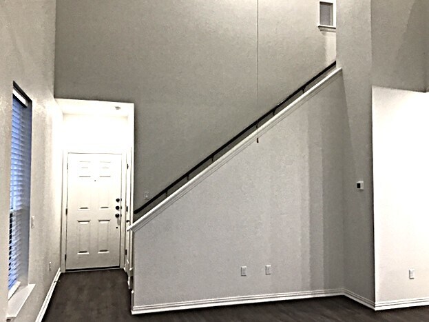 Building Photo - 176 Pebble Creek Run