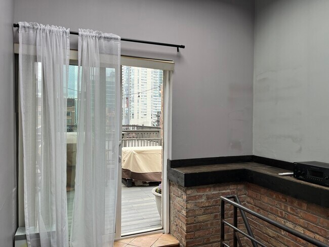 Building Photo - 110 N Peoria St