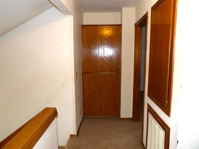 Building Photo - 1204 NW Columbia Ave