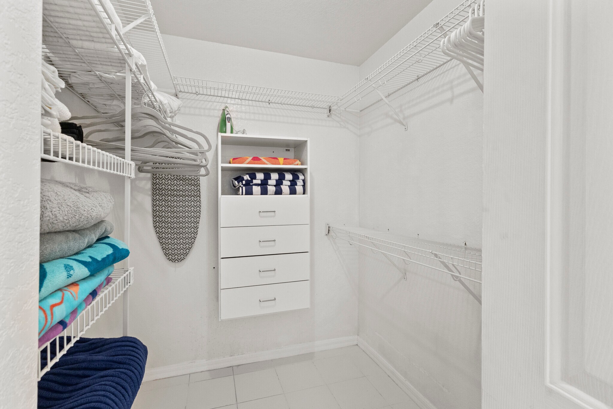 Building Photo - 3620 Candia Ave