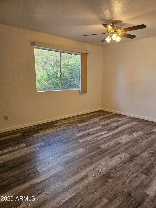 Building Photo - 2131 E Foothills Dr