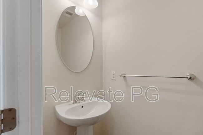 Building Photo - 8939 Ringview Dr