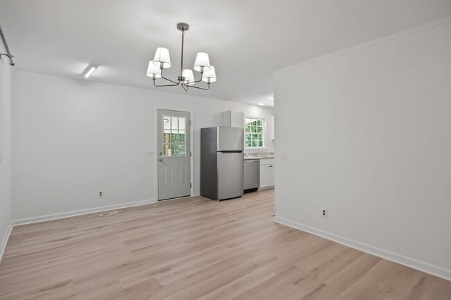 Building Photo - Updated Ranch in North Raleigh, New Floors and Paint, Rear Deck, Pet Friendly!