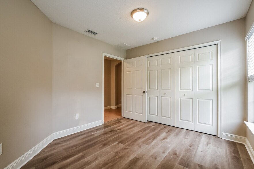 Building Photo - 2432 Princeton Ave