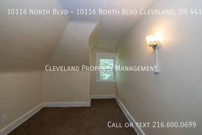 Building Photo - Side-by-side Cleveland Duplex