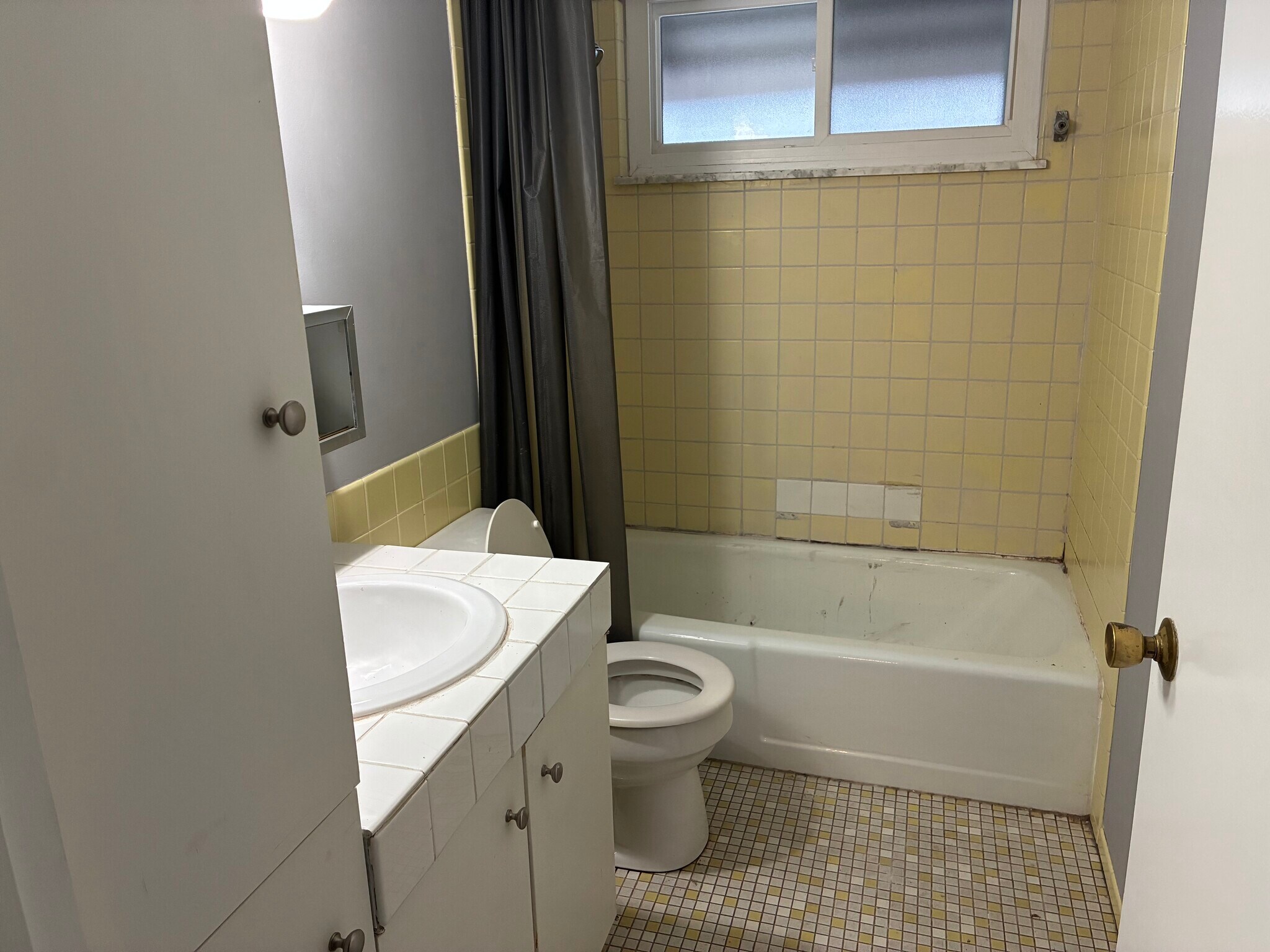 Building Photo - 4317 E State Blvd