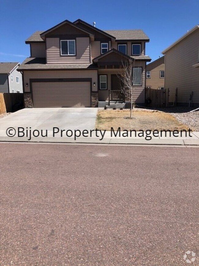 Building Photo - Three bedroom, three bath home in Lorson R...