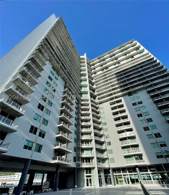 Building Photo - 690 SW 1st Ct