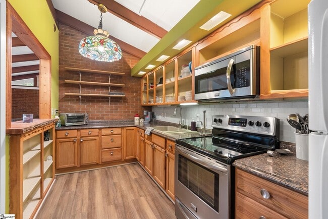 Building Photo - 103 Robinall Dr