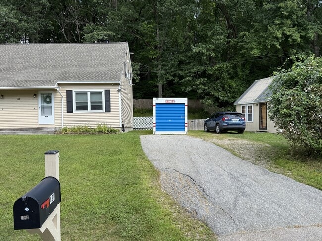 Building Photo - 43B Dale Rd