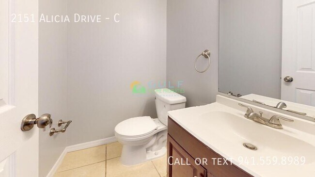 Building Photo - 2151 Alicia Dr