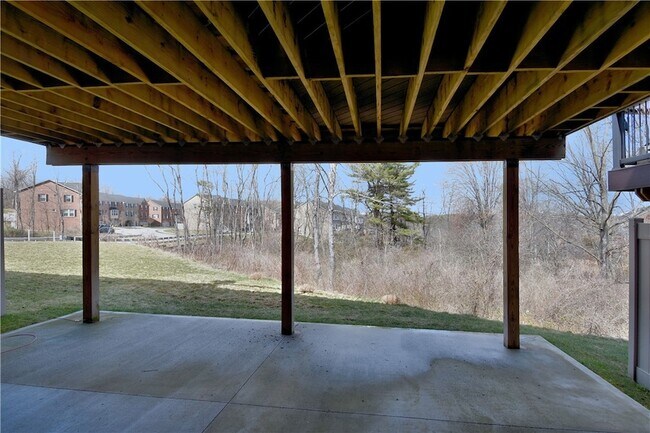 Building Photo - 616 Edison Dr