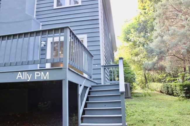 Building Photo - 1 Kanawha Ct