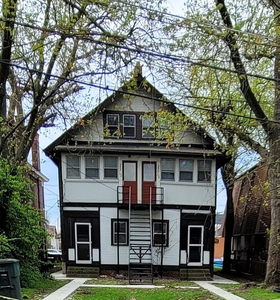 Building Photo - 350 1/2 E 20th Ave