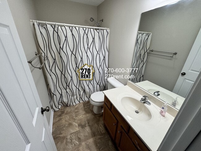 Building Photo - 140 Twin Lakes Dr