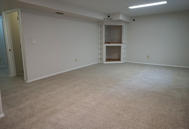 Building Photo - 6151 Bow River Dr