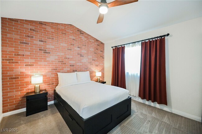 Building Photo - 1640 Crystal Shadows Cir