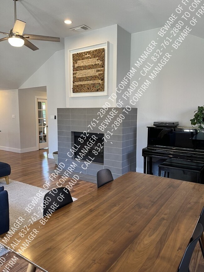 Building Photo - 645 Thompson Dr