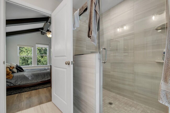 Building Photo - 458 Grand Oaks Rd