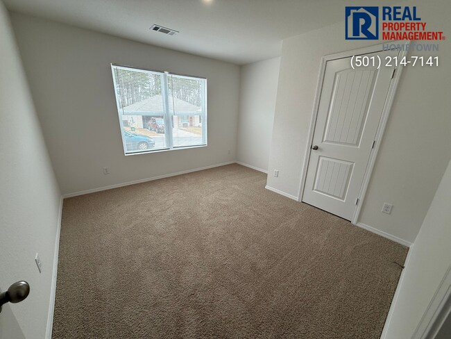 Building Photo - 1281 Meadows Dr