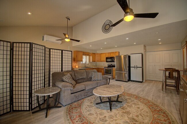 Building Photo - 110 Real Woods View E