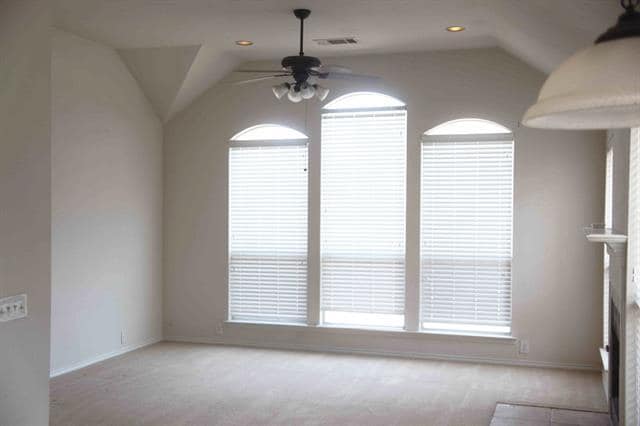 Building Photo - 712 Monterey Dr