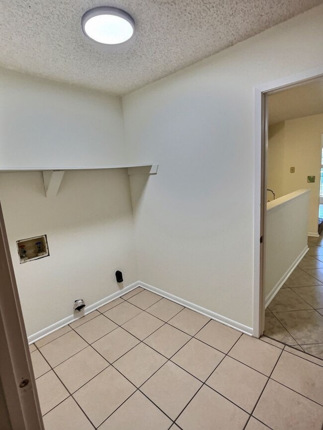 Building Photo - 3 BD 2 BA Home in the Ocean Springs School District