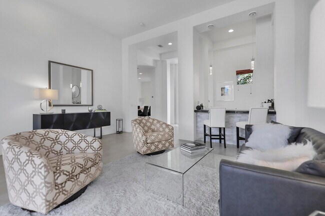 Building Photo - 267 Loch Lomond Rd