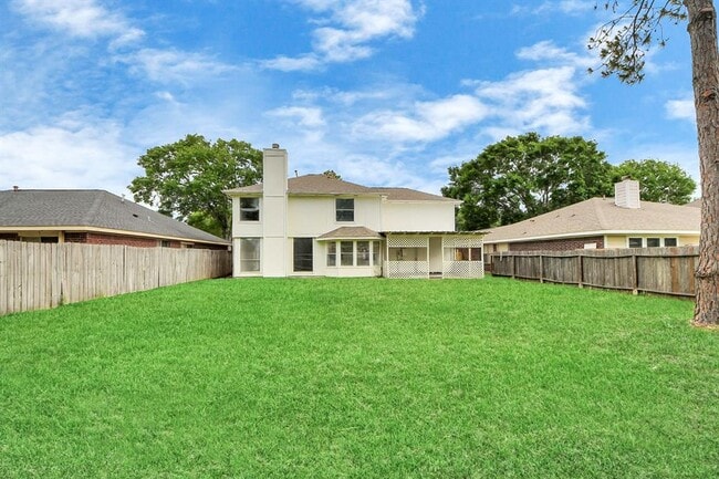 Building Photo - 16731 Sussex Dr