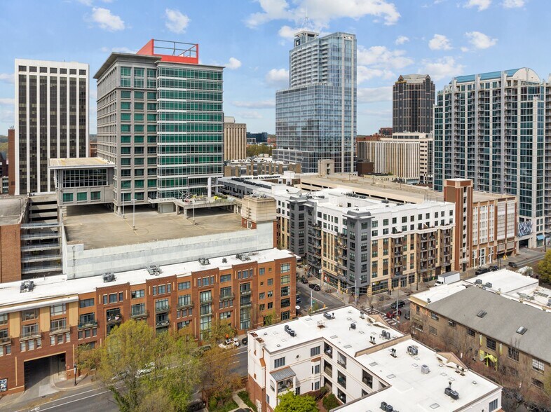 Building Photo - 444 S Blount St