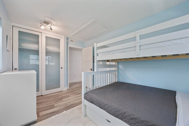 Building Photo - 491 Indian Creek Dr