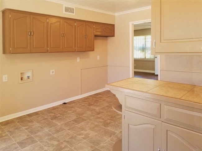 Building Photo - 4942 Rockport Dr