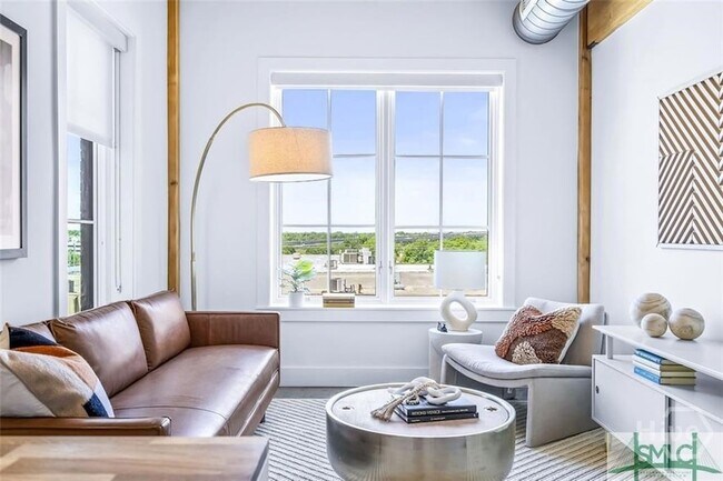 Building Photo - 111 Ann St