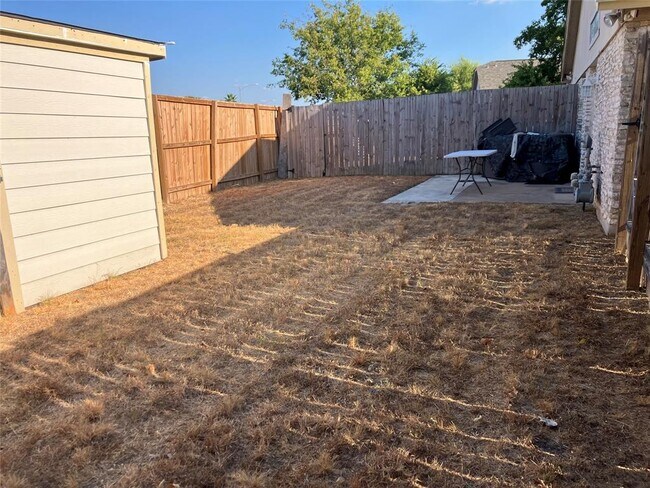 Building Photo - 2001 Pipers Field Dr