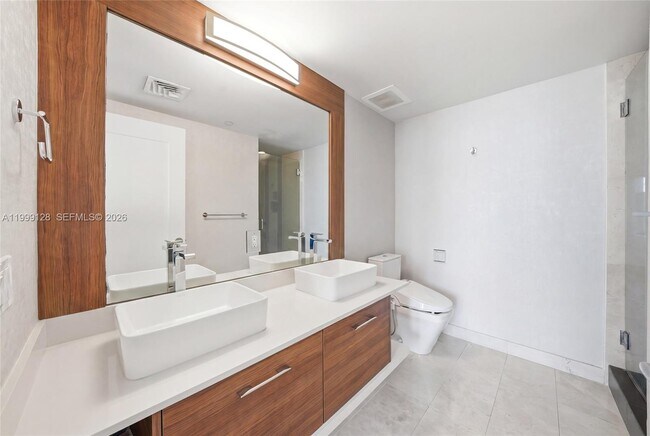 Building Photo - 601 NE 27th St