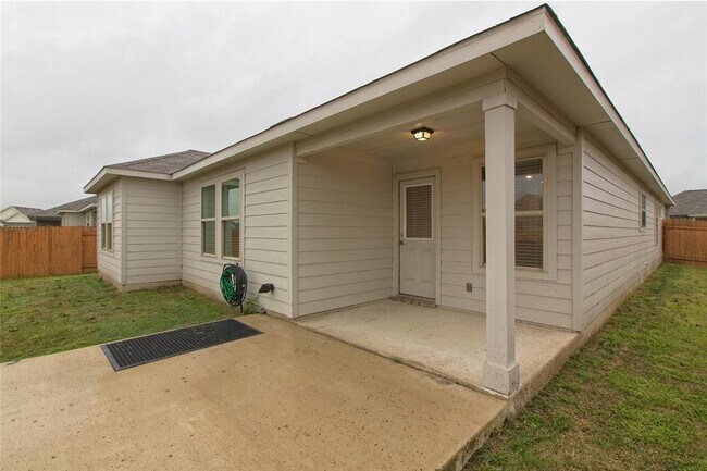 Building Photo - 108 Pumpkin Dr