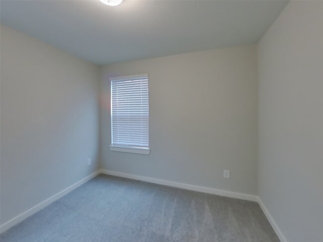 Building Photo - 9835 Willow Creek Commerce Dr