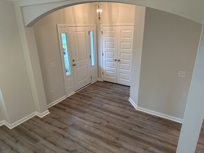 Building Photo - 5029 Castleoak Dr