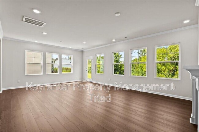 Building Photo - 1288 Maple Br Cir