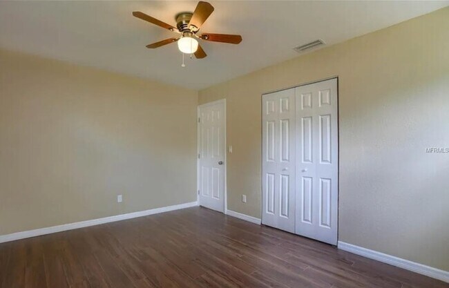 Building Photo - Home For Rent in St Petersburg!